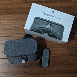 Daydream View - VR Headset by Google